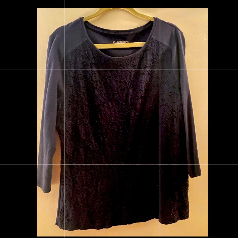 Navy blue quarter length embroidered shirt, size:XL